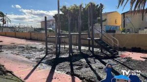 Una pelea entre dos adolescentes acaba con un parque infantil de Torrevieja calcinado