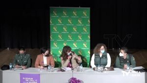 La Guardia Civil celebra una mesa redonda por el Día Internacional de la Mujer en Los Montesinos