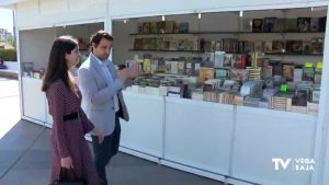 Literatura y espectáculo se fusionan en la XXIV Feria del Libro de Torrevieja