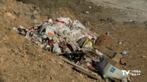 La Diputación destina ayudas a siete localidades de la Vega Baja para limpieza de escombros
