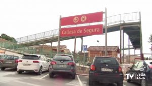 En reparación la antigua pasarela peatonal sobre la vía del tren de Callosa de Segura