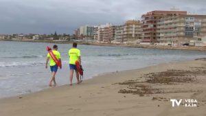 Torrevieja amplía las fechas y los horarios de los socorristas para mayor seguridad en las playas