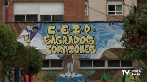 El colegio Sagrados Corazones recibe el premio Grifo de Redován correspondiente al mes de abril