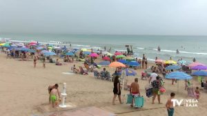 Rescatadas 3 personas con síntomas de ahogamiento en una playa de Guardamar