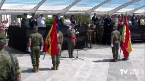 400 personas juran la bandera de España en el Paseo Vista Alegre de Torrevieja