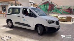 La Diputación entrega dos vehículos eléctricos a Pilar de la Horadada valorados en 54.800 euros