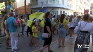 Un grupo de ucranianos protesta ante la celebración del Sol International Film Festival