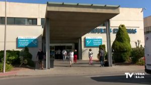 El Hospital de Torrevieja ha incrementado la dotación de profesionales de enfermería en un 40%