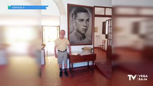 Un turista de Canadá visita la Casa Museo de Miguel Hernández durante más de 20 horas