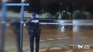 Las lluvias obligan a cortar el tráfico de varias calles de Pilar de la Horadada