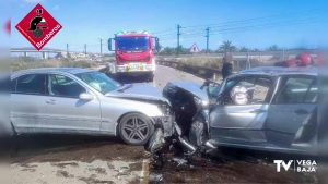 Aparatoso accidente en San Isidro: los bomberos rescatan a uno de los conductores