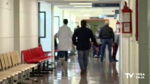 La lista de espera para una operación se reduce una semana en los hospitales de la Vega Baja