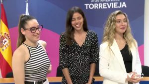 Lucyla, Minerva y Maribel son las tres jóvenes torrevejenses que componen la Corte Salinera 2022