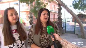 Las familias de Orihuela se concentran para reclamar mejoras en los colegios