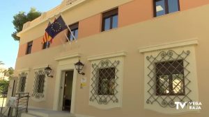 Ximo Puig visita las nuevas oficinas de la Generalitat Valenciana en el puerto de Torrevieja
