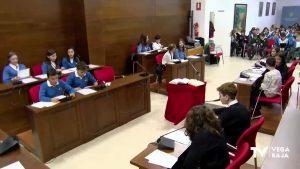 Los colegios de Callosa de Segura protagonizan un pleno infantil por el Día de la Constitución