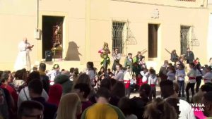 Escolares de Orihuela llevan sus mascotas a recibir la bendición por San Antón