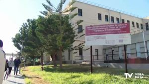 El PP de Alicante exige ante el Hospital Vega Baja que empiecen las obras de ampliación