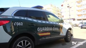 La Guardia Civil desarticula una banda organizada dedicada al hurto de algarroba