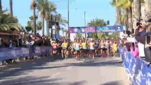 Un millar de corredores participan en el Medio Maratón "Ciudad de Torrevieja" y 5K