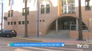 Un hombre roba joyas y relojes de un comercio de Orihuela valorados en más de 2.000€