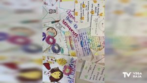 Los pacientes ingresados en el Hospital Vega Baja reciben cartas de ánimo escritas por niños y niñas