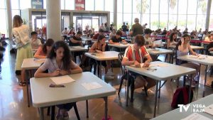 Los estudiantes apuran las horas de estudio antes de enfrentarse a la EBAU 2023