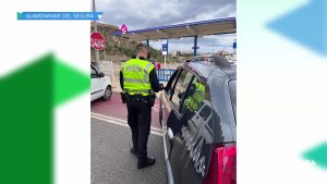 Policía local de Guardamar detiene a un conductor con un permiso de conducción falso