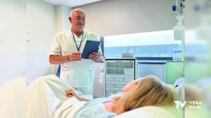 El hospital de Torrevieja incorpora 30 tablets a pie de cama para registro del trabajo de enfermería