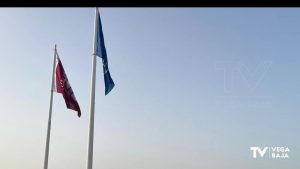 La bandera azul vuelve a ondear en Cala Mosca