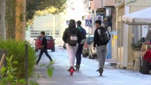 La Policía Local de Almoradí sanciona a tres menores por circular de forma indebida en patinete