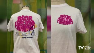 Pilar de la Horadada presenta una camiseta para lucir en fiestas