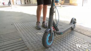 Almoradí sanciona a 53 personas por infracciones a bordo de patinetes