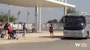 Prohibido el paso a la estación de autobuses de Almoradí entre las 22:00 y las 6:00 horas