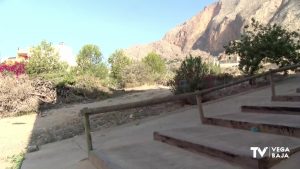 Limpian la ladera de la sierra de Redován para prevenir incendios