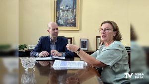 La delegada del Consell en Alicante se reúne con el alcalde de Catral