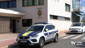 Detenido un conductor por conducir sin carnet y con la ITV caducada en Guardamar