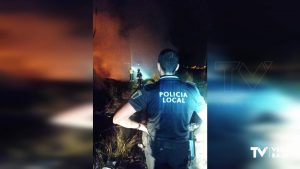 Se declara un conato de incendio de matorrales en una zona de cultivo de la Avenida de Daya Nueva en Almoradí