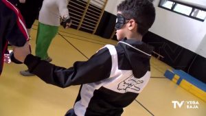 El colegio oriolano Fernando de Loaces recibe el “Circuito de Movilidad” de la ONCE
