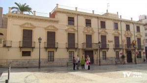 Vecinos de Orihuela exigen a la Generalitat la reapertura del Palacio del Marqués de Rafal