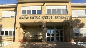 El PP de San Isidro pide la reparación de la verja del CEIP Jesús Sánchez