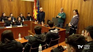 Estudiantes oriolanos toman el Salón de Plenos del Ayuntamiento de Orihuela