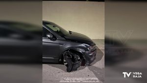 Un conductor ebrio se da a la fuga tras un accidente de tráfico en Almoradí