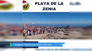 Miles de personas se dan cita un año más por Navidad en la playa de La Zenia