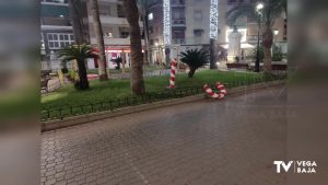 La decoración navideña y el Belén Municipal de Dolores sufren actos vandálicos