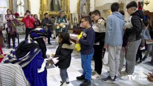 Llega el Paje Real a la Iglesia de Santiago Apóstol de Albatera
