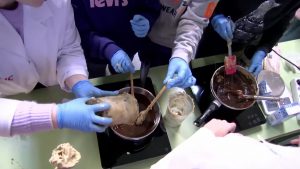 El Museo Didáctico e Interactivo de Ciencias celebra la Navidad con un taller de repostería