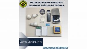 La Policía Local de Orihuela sorprende a un conductor que circulaba en sentido contrario... Y con cocaína