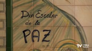 Los niños almoradidenses celebran el Día de la Paz y la No Violencia