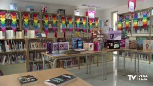 El escritor Nando López participa en un encuentro literario con alumnos, profesores y familias del IES Rafal